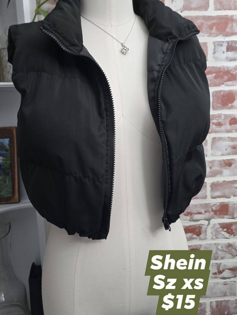 SHEIN Black Sleeveless Puffer Vest Sz Xs